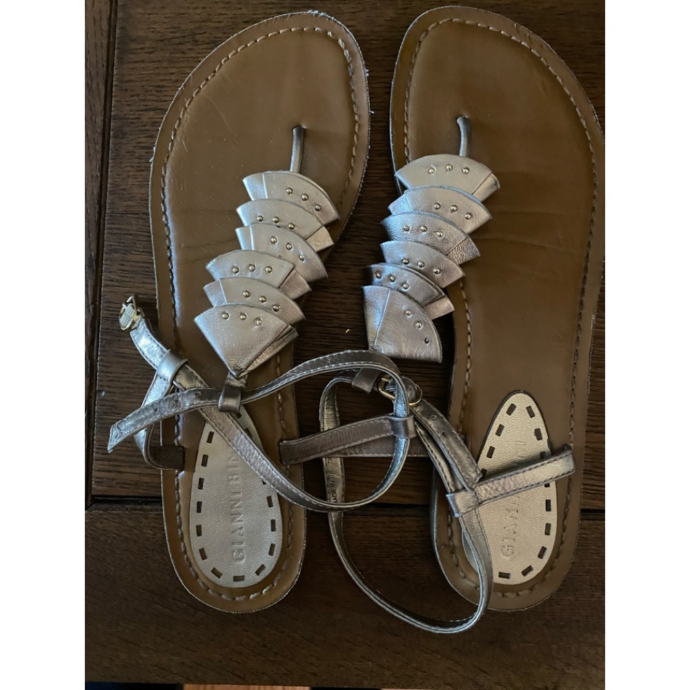 Gianni Bini Size 9.5 Gold/Tan Sandals with the box.